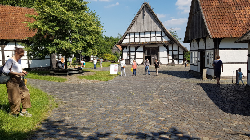 Bauernhausmuseum mit den verschiedenen wiederhergestellten Häusern